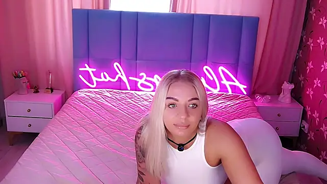 AllwaysHotJ online show from April 9, 2:13 am