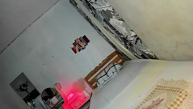 Snapshot of Miss_Deliciousness chatting on March 18, 3:55 pm Miss Deliciousness online show from March 18, 3:55 pm