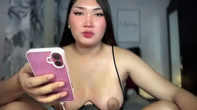 Snapshot of Miss_Deliciousness chatting on February 12, 3:45 pm Miss Deliciousness online show from February 12, 3:45 pm