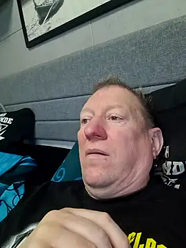 tomtom111111 online show from October 18, 11:45 am