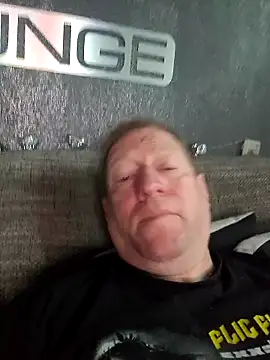 tomtom111111 online show from October 29, 7:51 am