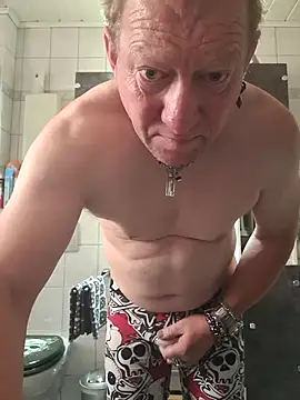 tomtom111111 online show from September 20, 10:09 am