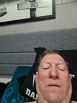 tomtom111111 online show from October 12, 12:39 pm