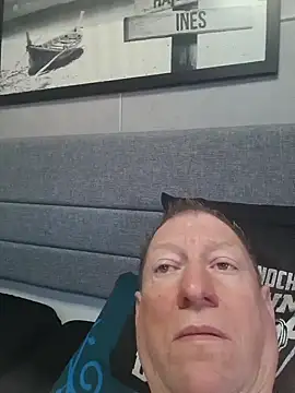 tomtom111111 online show from October 14, 2:28 pm