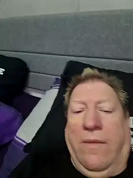 tomtom111111 online show from December 30, 10:10 am