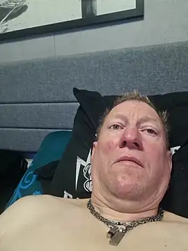 tomtom111111 online show from October 10, 2:07 pm