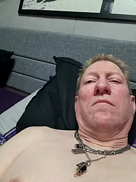 Snapshot of tomtom111111 chatting on February 26, 5:02 pm tomtom111111 online show from February 26, 5:02 pm