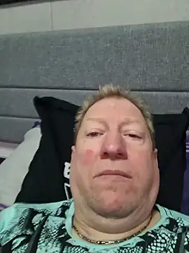 tomtom111111 online show from December 7, 8:16 am