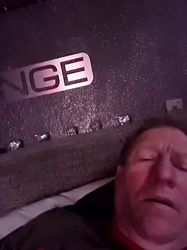 tomtom111111 online show from November 7, 2:54 pm