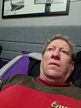 tomtom111111 online show from March 24, 6:30 pm