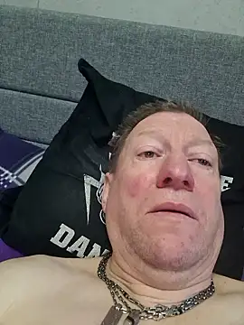 tomtom111111 online show from January 11, 10:00 am