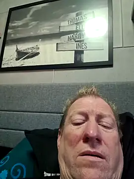 tomtom111111 online show from October 3, 1:56 pm