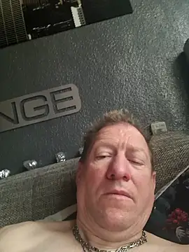 tomtom111111 online show from November 4, 1:37 pm