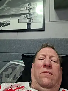 tomtom111111 online show from April 12, 3:15 pm