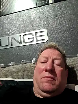 tomtom111111 online show from February 2, 9:23 pm