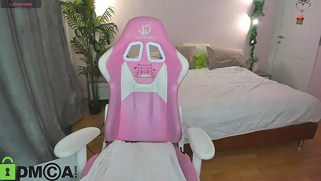 Lesya Flin online show from December 18, 9:25 am