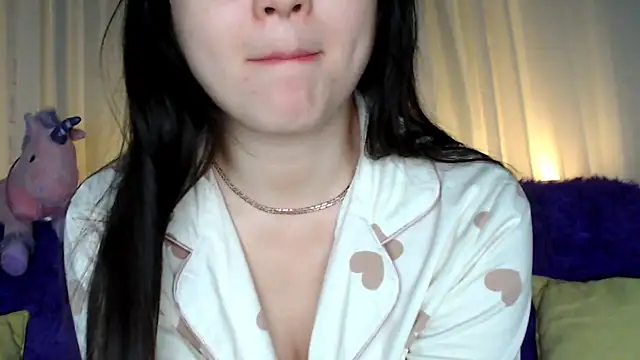Snapshot of Lili_asian chatting on February 17, 9:00 pm Lili asian online show from February 17, 9:00 pm