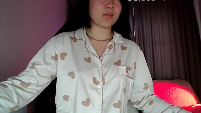 Snapshot of Lili_asian chatting on October 16, 12:13 pm Lili asian online show from October 16, 12:13 pm