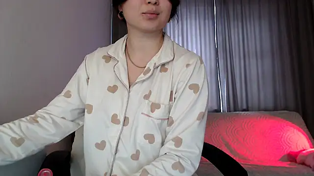 Snapshot of Lili_asian chatting on October 17, 9:01 am Lili asian online show from October 17, 9:01 am