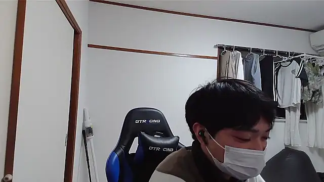 pychan online show from December 20, 2:42 pm