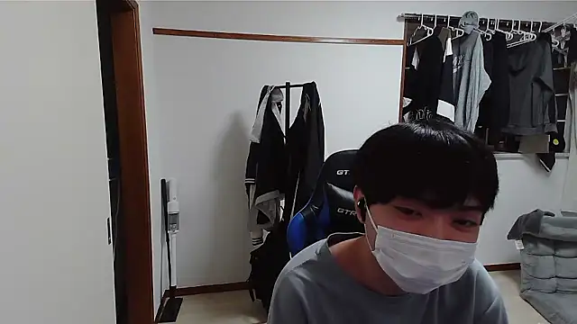 pychan online show from May 18, 2:22 pm