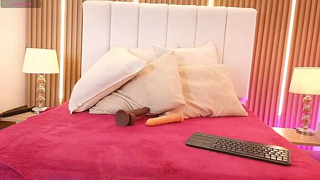 Snapshot of KimSensual_ chatting on April 28, 12:31 pm KimSensual online show from April 28, 12:31 pm