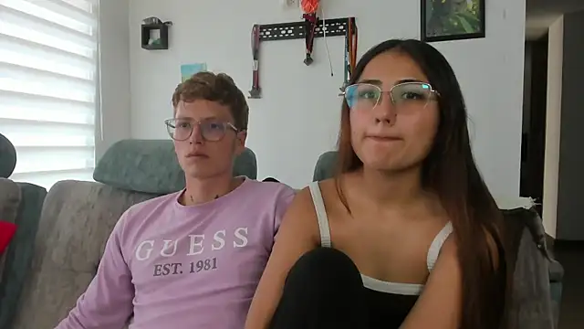 A sexy couple   online show from September 22, 6:03 pm