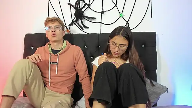 A sexy couple   online show from October 12, 11:39 pm