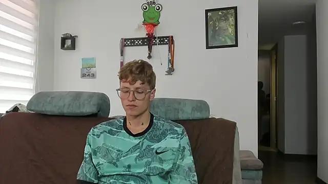 A sexy couple   online show from September 19, 7:07 pm