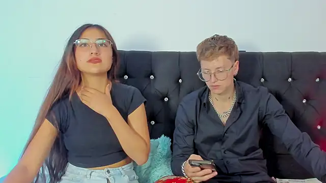 A sexy couple   online show from November 9, 11:42 pm