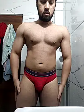 Snapshot of GYMBOY0071 chatting on December 2, 7:00 pm GYMBOY0071 online show from December 2, 7:00 pm