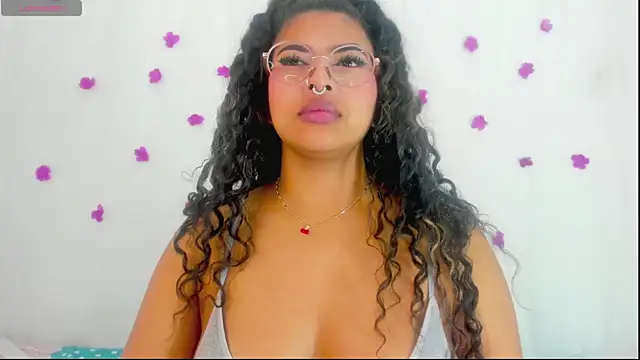 Snapshot of moana_taylor chatting on September 29, 12:44 pm moana taylor online show from September 29, 12:44 pm