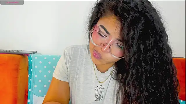 moana taylor online show from April 19, 6:10 pm