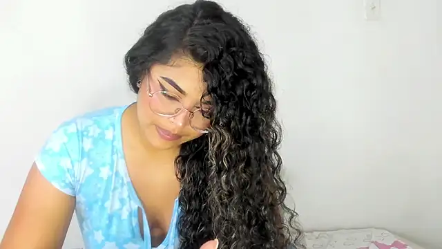 Snapshot of moana_taylor chatting on February 26, 10:27 am moana taylor online show from February 26, 10:27 am