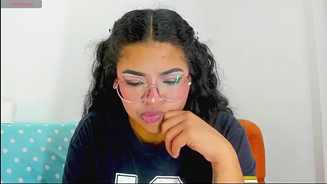 moana taylor online show from May 12, 10:21 am
