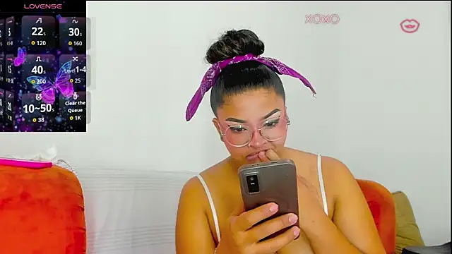 moana taylor online show from March 29, 9:38 pm