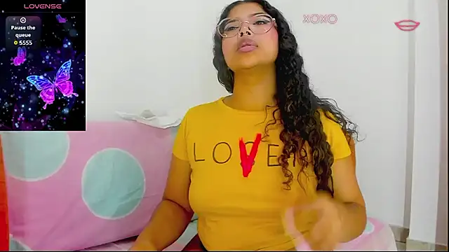 moana taylor online show from March 15, 9:00 pm