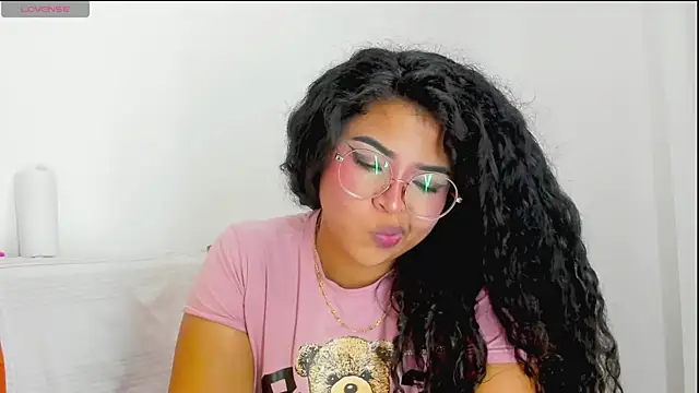 moana taylor online show from April 20, 1:03 pm