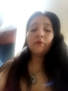 Snapshot of Gatubela212 chatting on December 26, 1:40 am Gatubela212 online show from December 26, 1:40 am