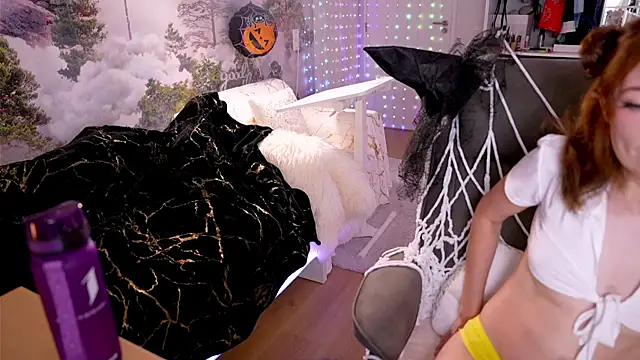 Cissy Glitter online show from November 1, 8:46 pm