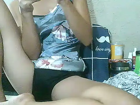 Snapshot of PinaySkinnyGirl chatting on July 14, 9:03 am PinaySkinnyGirl online show from July 14, 9:03 am