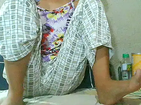 Snapshot of PinaySkinnyGirl chatting on June 24, 10:51 pm PinaySkinnyGirl online show from June 24, 10:51 pm
