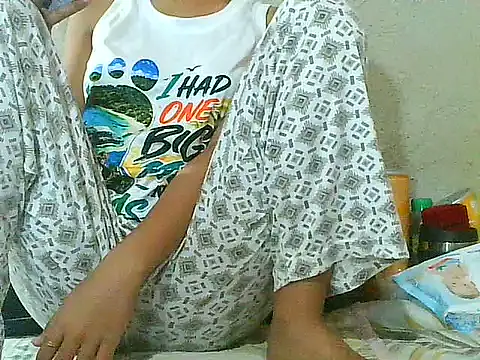 Snapshot of PinaySkinnyGirl chatting on June 28, 10:27 pm PinaySkinnyGirl online show from June 28, 10:27 pm