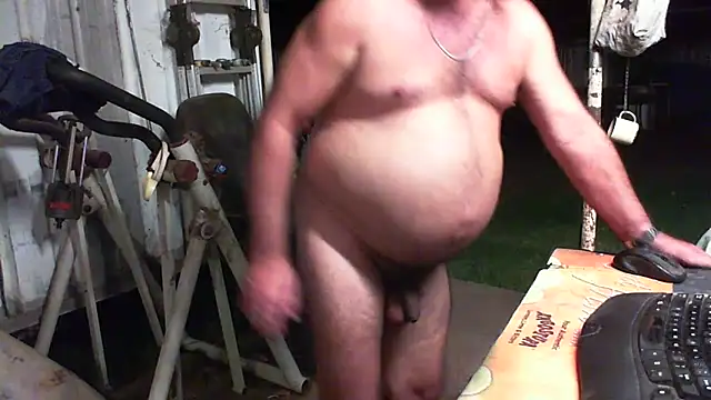 Snapshot of herbie010666 chatting on February 25, 5:19 am herbie010666 online show from February 25, 5:19 am