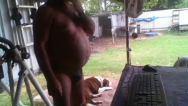 herbie010666 online show from April 2, 3:46 am