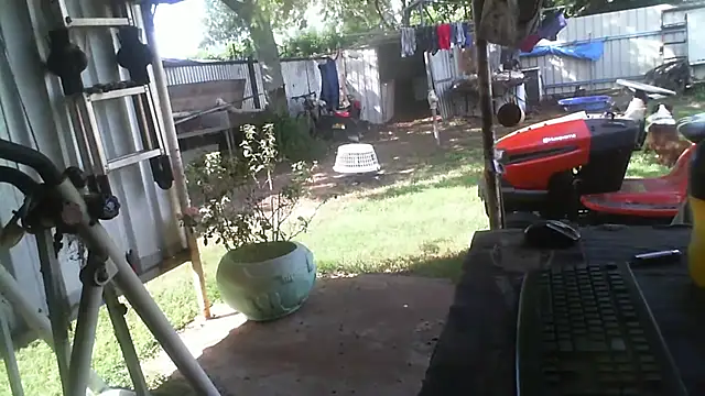 Snapshot of herbie010666 chatting on February 26, 5:40 am herbie010666 online show from February 26, 5:40 am