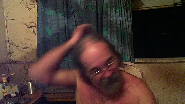 Snapshot of herbie010666 chatting on February 11, 10:58 am herbie010666 online show from February 11, 10:58 am