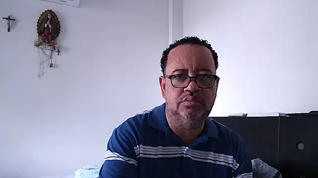 Snapshot of djtomxxx2777 chatting on October 18, 3:03 pm djtomxxx2777 online show from October 18, 3:03 pm