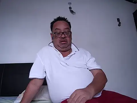 djtomxxx2777 online show from June 20, 3:28 pm