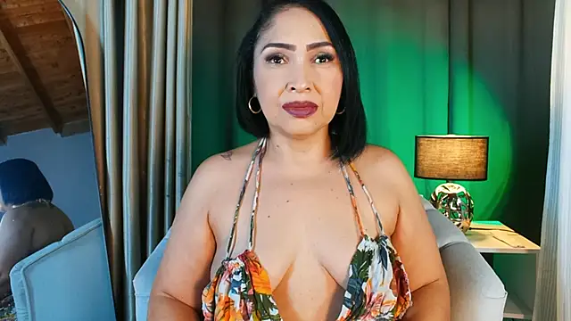 Snapshot of Madissononee chatting on November 19, 2:11 am Madissononee online show from November 19, 2:11 am